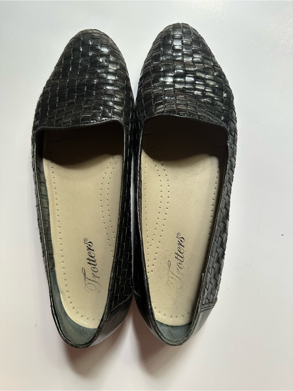 Trotters Size 9 Woven Black Leather Slip On Loafer